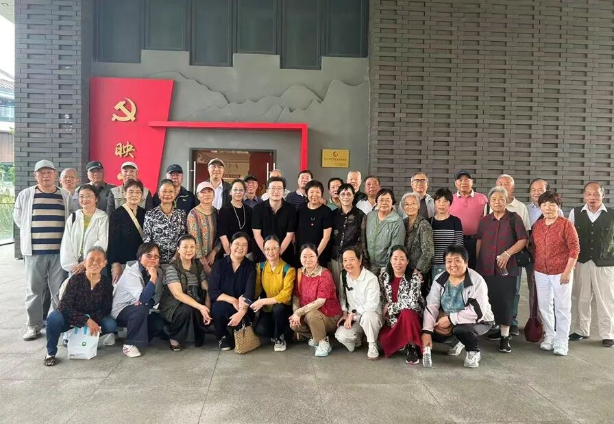 市财政局开展重阳节主题党日活动